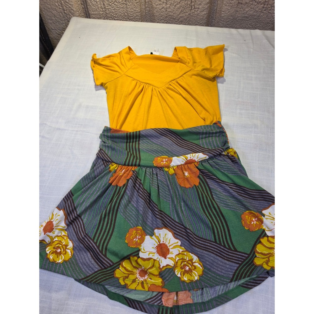 Xhilaration Floral Mini Skirt and Yellow Short Sleeve Top Set Size L